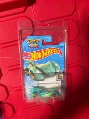 Hot Wheels Teal Scooby-Doo x Batman Brave and Bold Racer - Kids Collectible Car